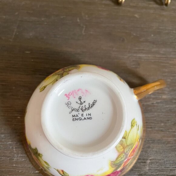 Royal Chelsea Golden Rose Teacup & Saucer - Picture 13 of 15